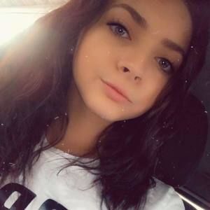 Meet your Posher, Desiree